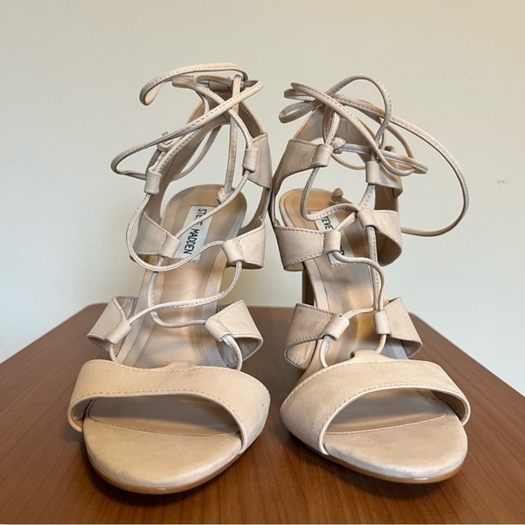 Steve Madden Light Cream Strappy Heels - Size 8 - 4-Inch Leather Heel - Picture 6 of 14